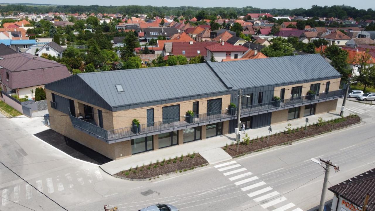 Project Ik Luxury Apartments Sered' Extérieur photo